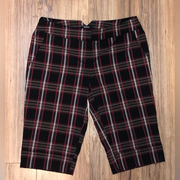 XOXO Pants - Y2K Plaid Capris